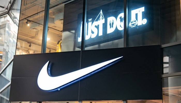 Comercializeaza StockX NFT-uri cu Logo-ul Nike Fara Aprobarea Acestora?
